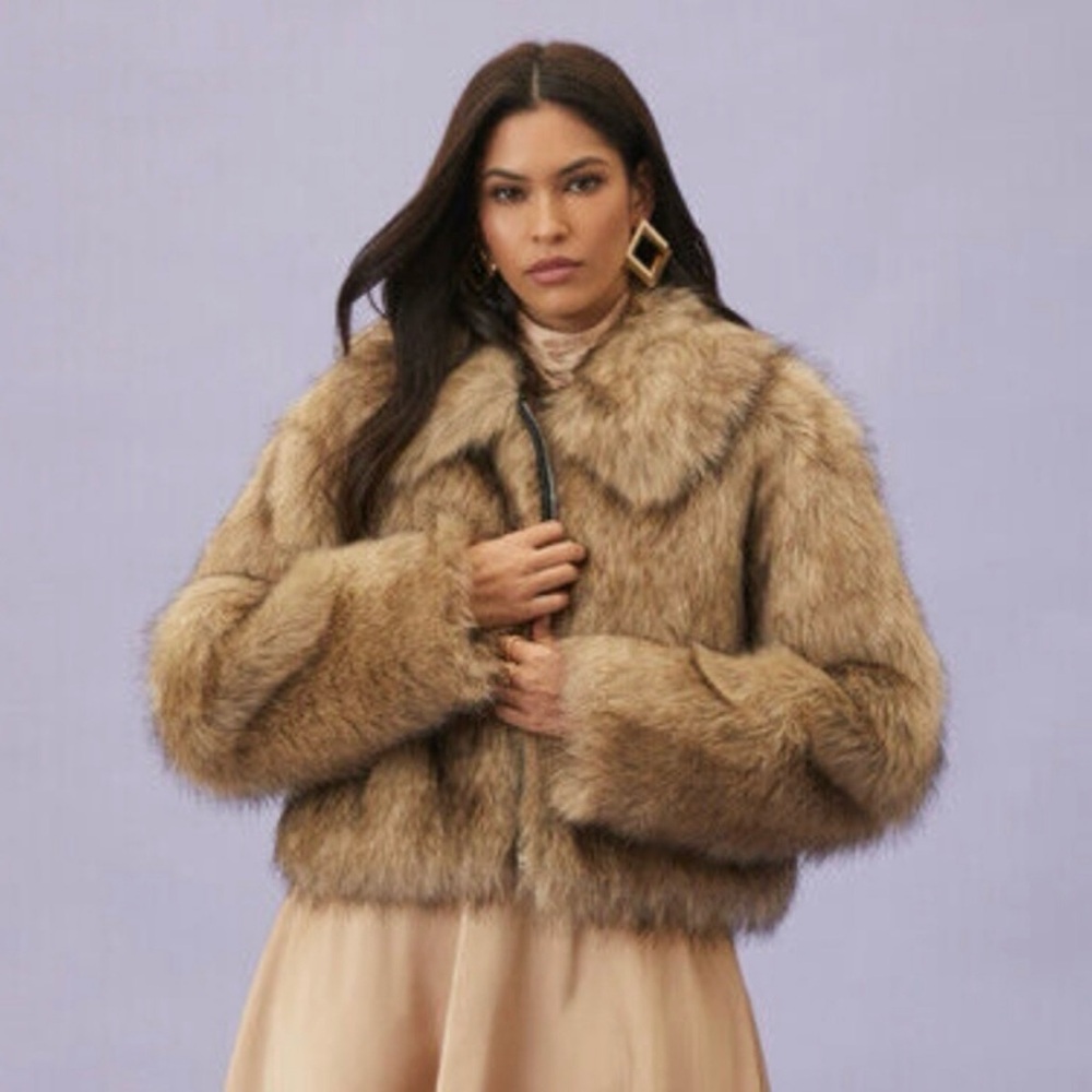 Forever 21 Women's Faux Fur Zip Up Jacket - Tan Coat